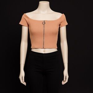 Windsor Off-Shoulder Zip-Up Crop Top Blush Pink